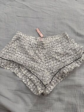 Victoria's Secret Black & White Heart-Loop Lounge Shorts